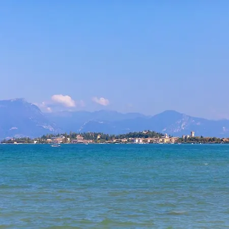 Luxury Lakefront Catullo By Wonderful Italy *