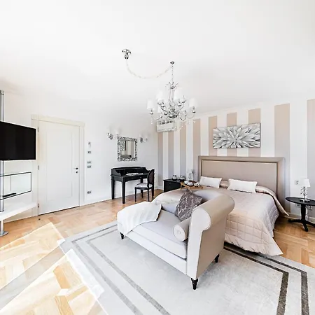 Luxury Lakefront Catullo By Wonderful Italy Sirmione