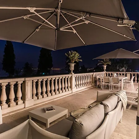 Luxury Lakefront Catullo By Wonderful Italy Sirmione