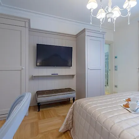 Luxury Lakefront Catullo By Wonderful Italy