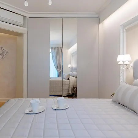 Apartment Luxury Lakefront Catullo By Wonderful Italy