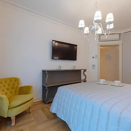 Apartment Luxury Lakefront Catullo By Wonderful Italy