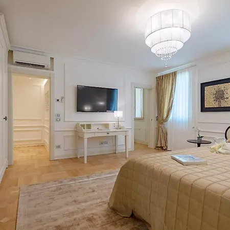 Luxury Lakefront Catullo By Wonderful Italy